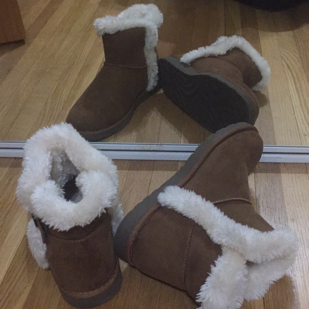 Fir trimmed boots